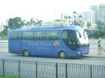 Shuttle Bus yang siap membawa pengunjung dari dan Ke Venetian - Ferry Terminal.